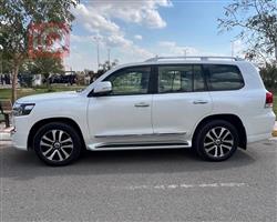 تۆیۆتا لاند کروزەر